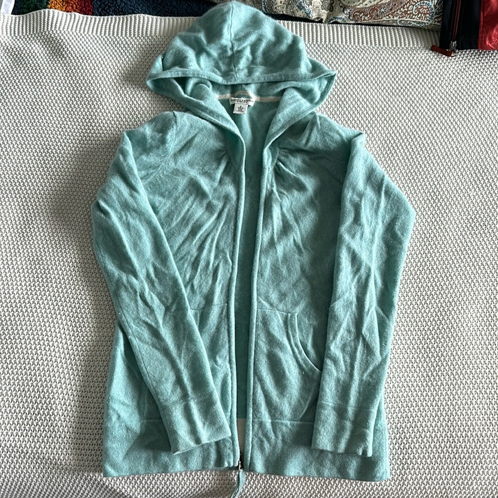 100% Cashmere zippered sweater